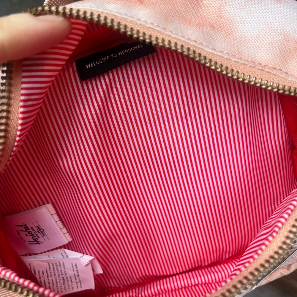 Herschel Supply Company Peach & White Tie-Dye crossbody/ Fanny pack / hip belt - Picture 2 of 4